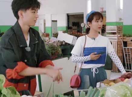 杨紫王俊凯“梳头姐弟”之旅