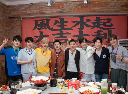 加更版：厚米团爆笑单杠游戏