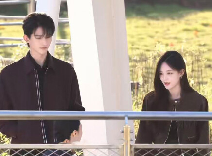 李一桐常华森《美人余》路透