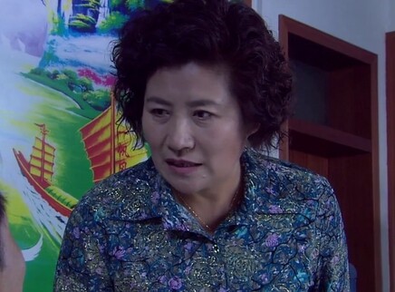 女村长 12集