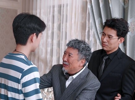 隔壁村厉总竟是我爷爷 1集